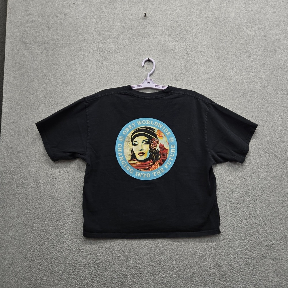 Obey Women Shirt M Black Cropped Short Sleeve Charging Into The Future‎